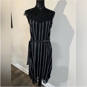 Who What Wear Women’s Black and White Sheath Midi Dress S